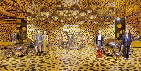 yayoi kusama louis vuitton singapore|kusama Louis Vuitton collaboration.